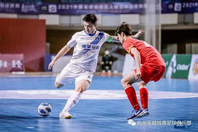 杨瀚森15+12青岛胜四川 阿不都20分新疆胜上海