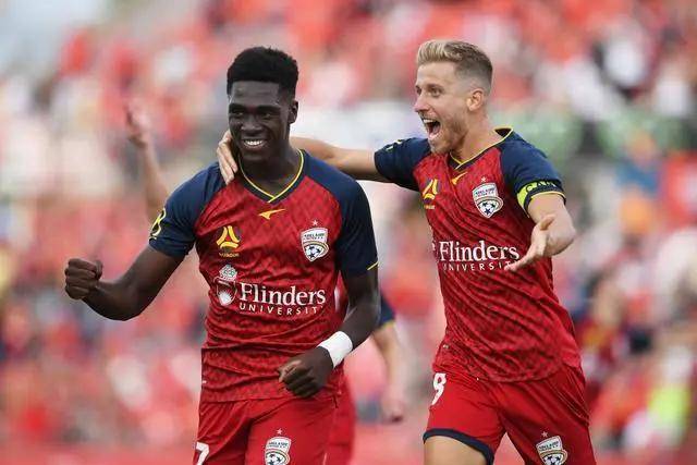 欧冠-费兰托雷斯双响拉菲尼亚破门 巴萨3-2多特